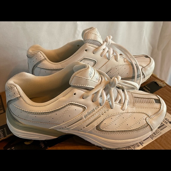 Prince XT 3100 leather non marking court shoe women’s 8 1/2 Brand New - Picture 3 of 8